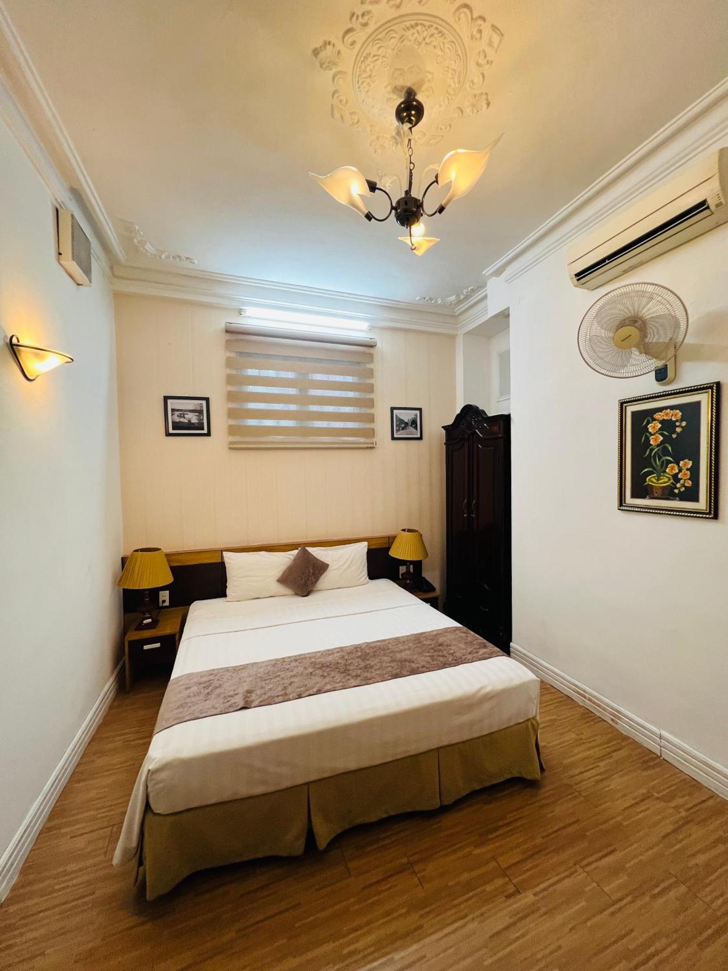 Hanoi Win Hotel & Travel Esterno foto