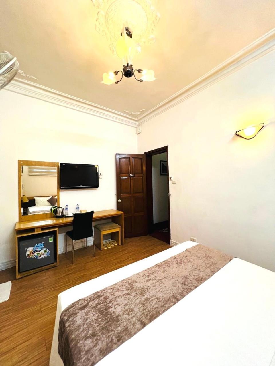 Hanoi Win Hotel & Travel Esterno foto